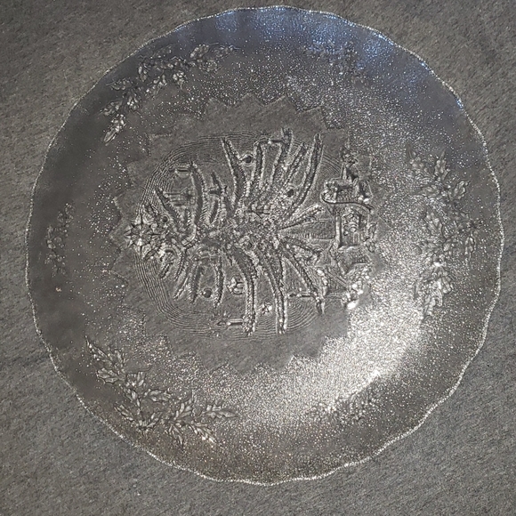 Noel Christmas Tree 12 1/2" Round Clear Glass Platter - Picture 6 of 8